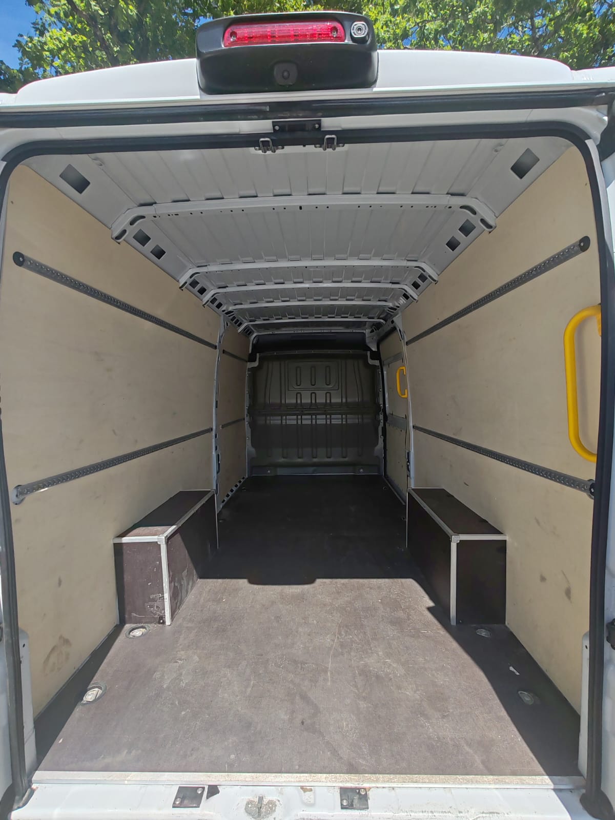 Tovarni prostor - dužina 4m, visina 1.93m